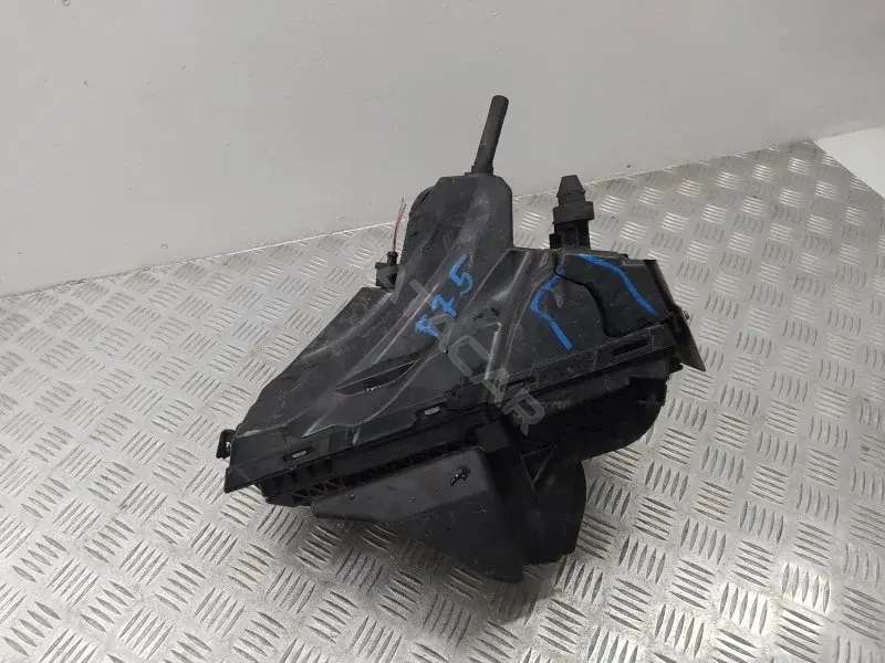 Корпус воздушного фильтра 8K0133837BF
