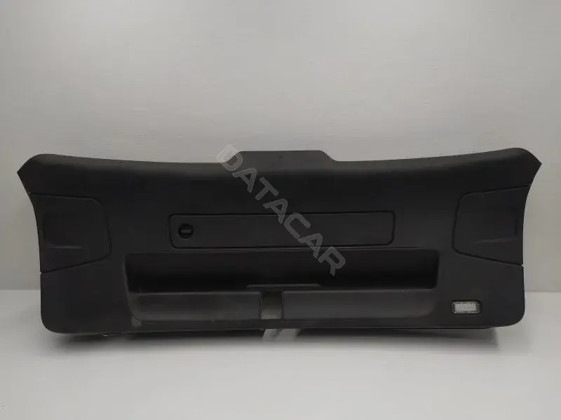 Пластик багажника 8K9867979