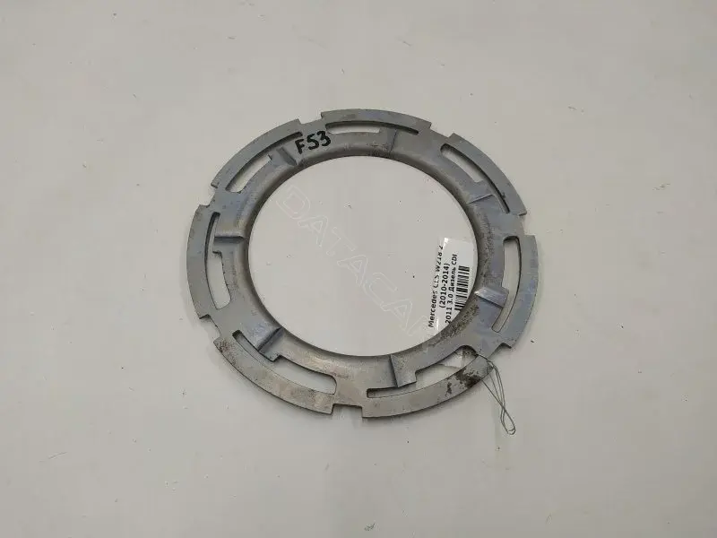 Гайка топливного бака A0014711430