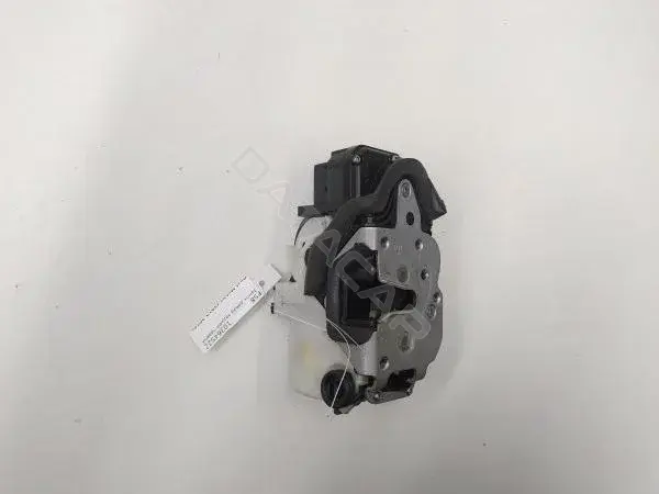 Замок двери 135579548