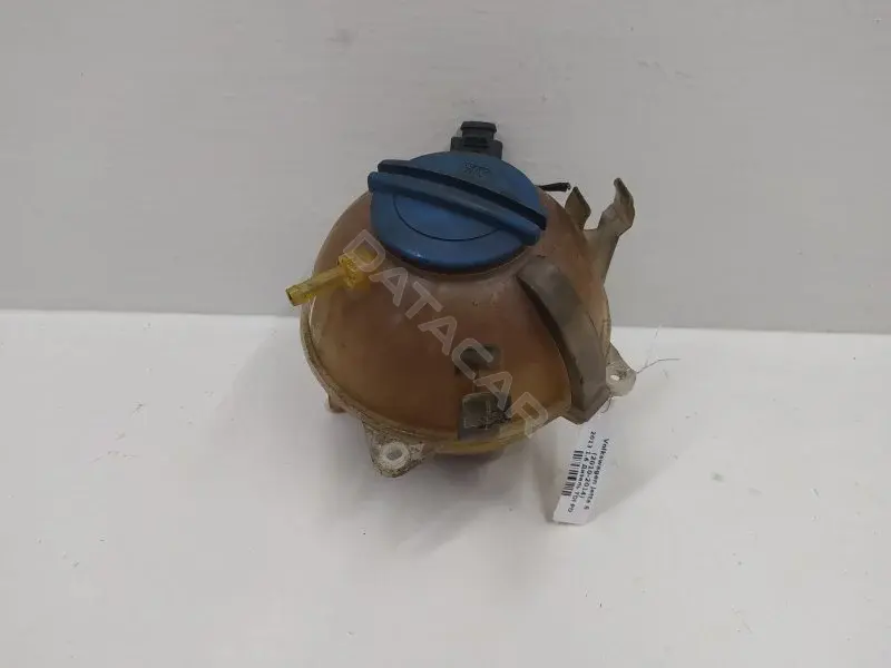 Расширительный бачок 5C0121407