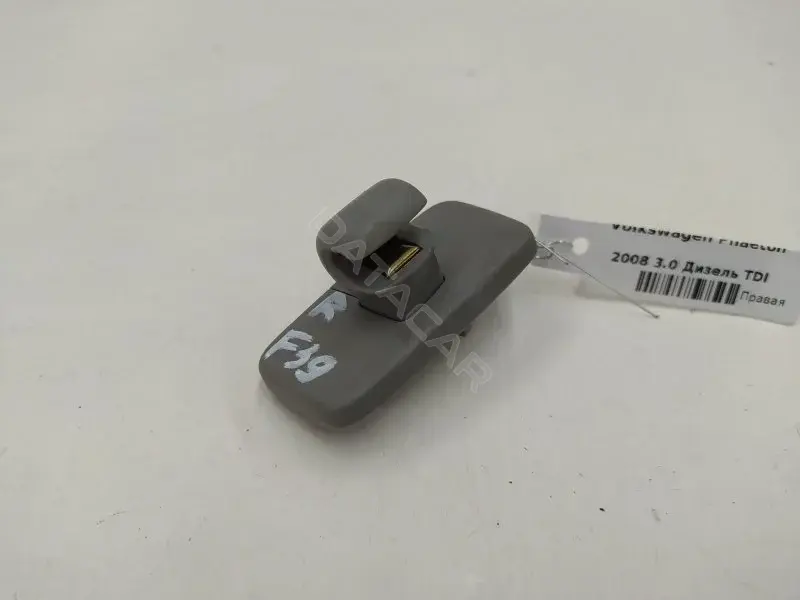 Крепление (крючок) солнцезащитного козырька 3D0857622D