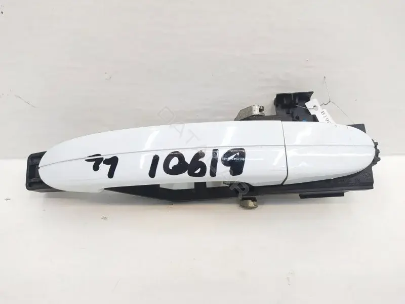 Ручка двери 6M21U266B2AF