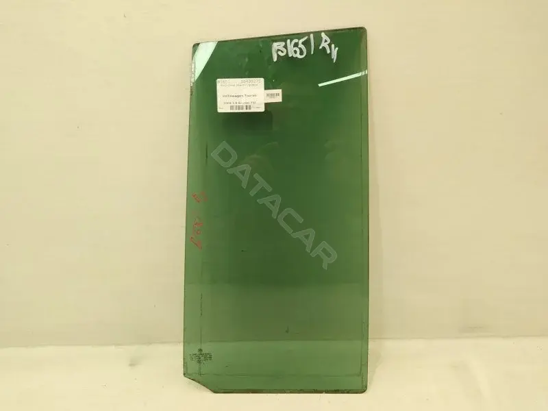 Форточка задняя правая 10430271