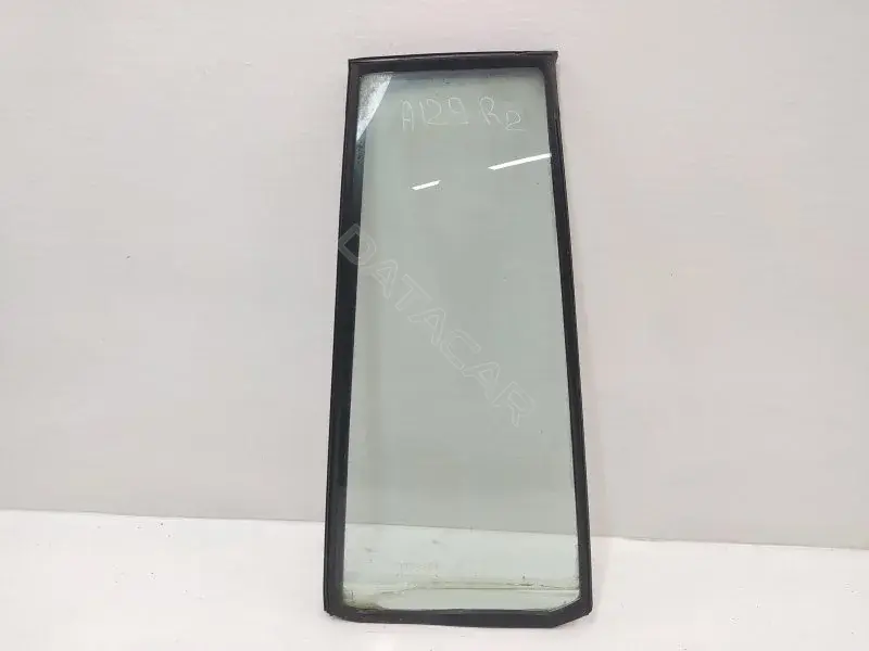 Форточка задняя правая 10429463
