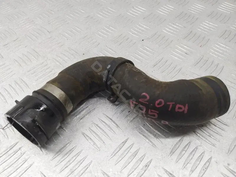Патрубки системы охлаждения 8K0121101P