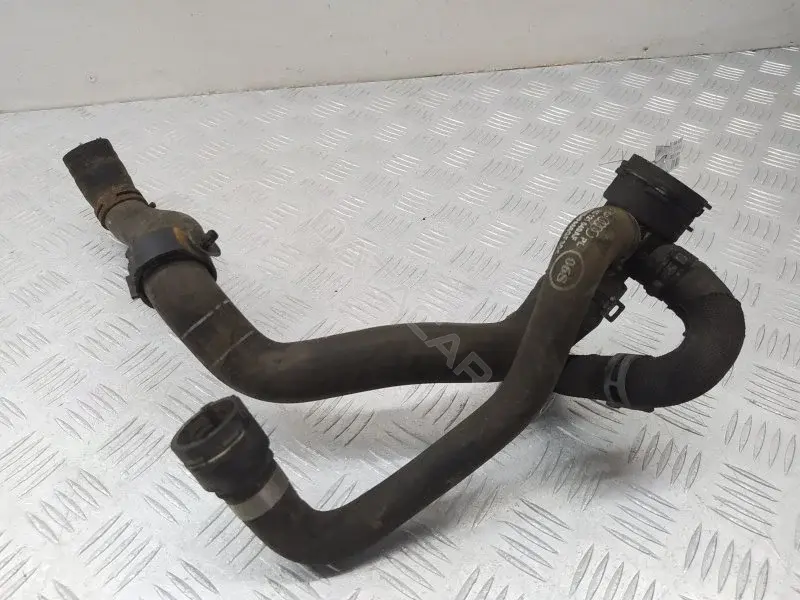 Патрубки системы охлаждения 8K0121049AF
