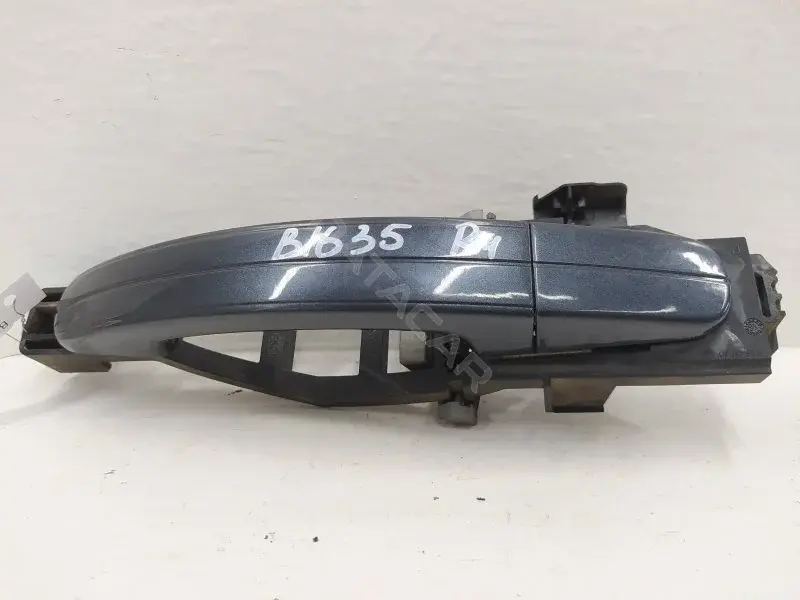Ручка двери 3M51R224A37AE