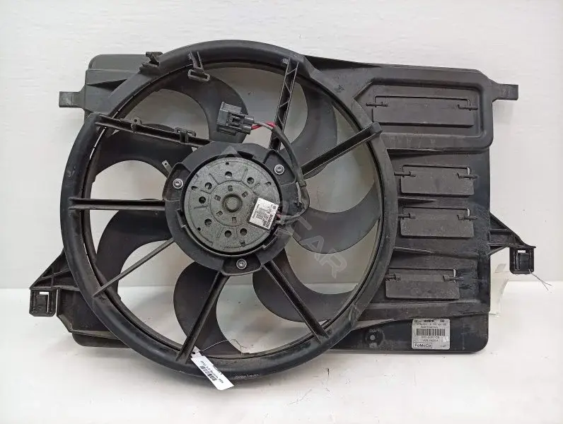 Кронштейн вентилятора радиатора 8V618C607DB