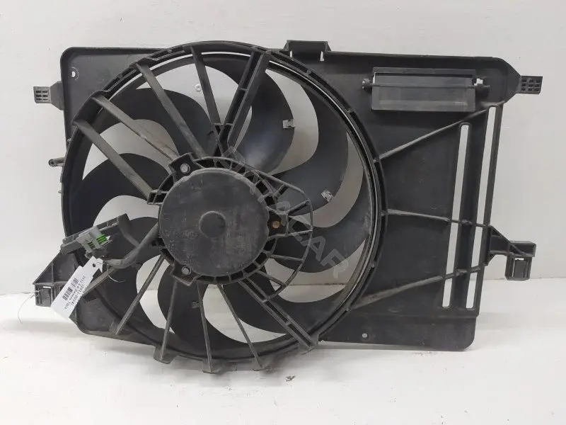 Кронштейн вентилятора радиатора 8V618C607EB