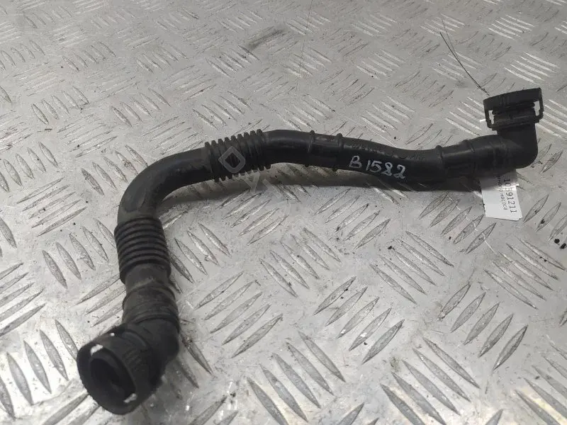 Трубка вакуумного насоса 03L103493K