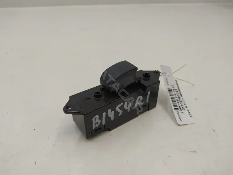 Кнопка стеклоподъемника 8608A077