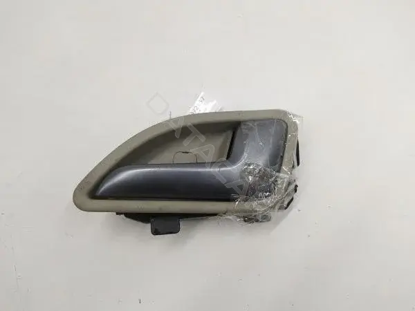 Ручка двери 838201W010