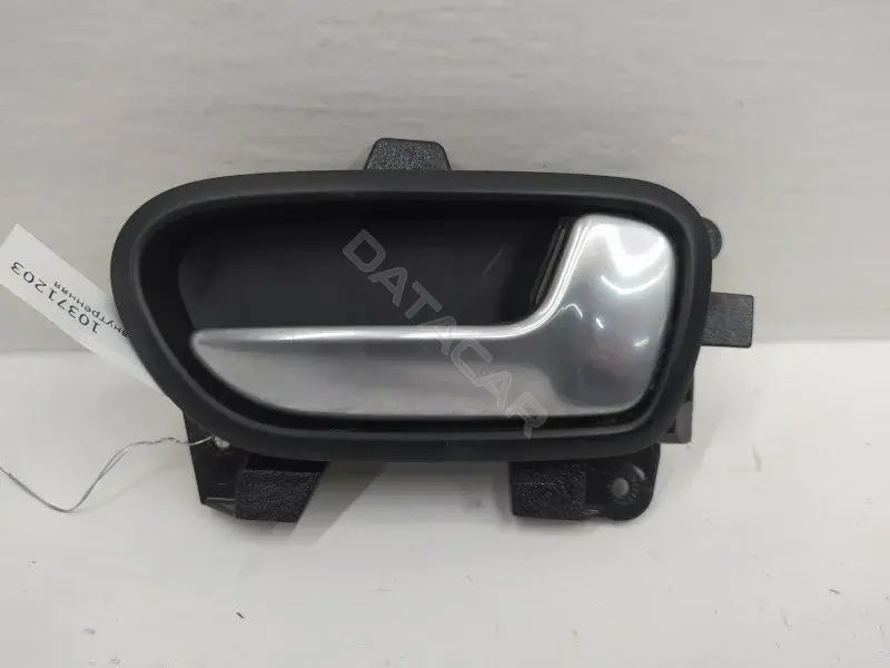 Ручка двери 82623RP000