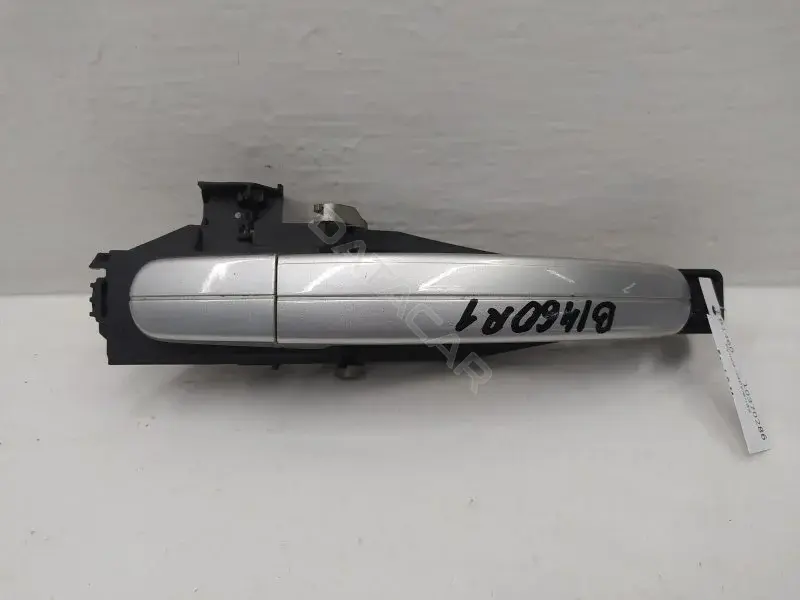 Ручка двери 3M51R224A36AE
