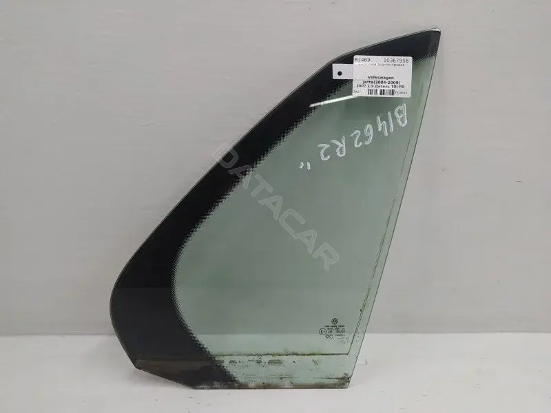Форточка задняя правая 10367958