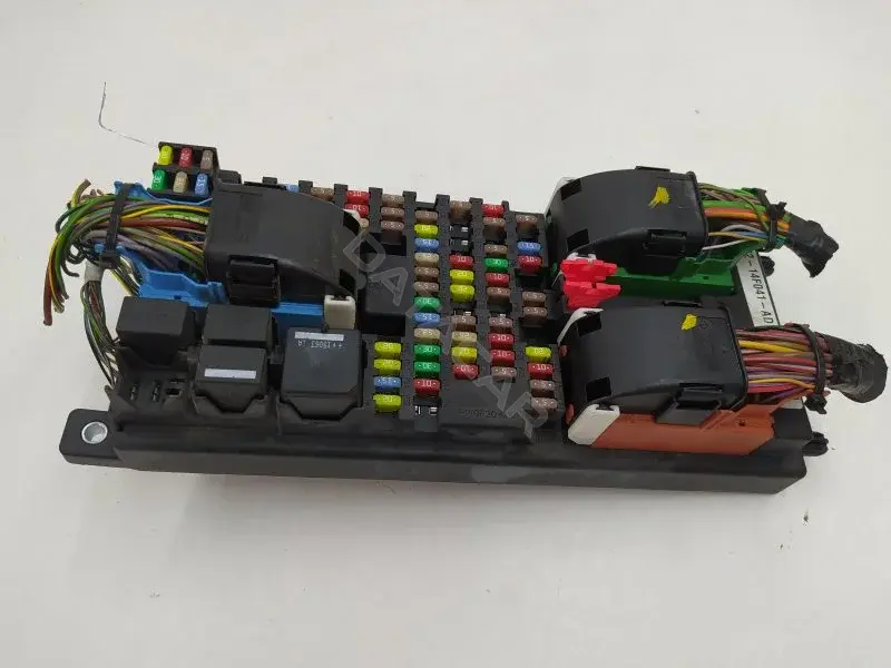 Блок предохранителей DK6214F041AD