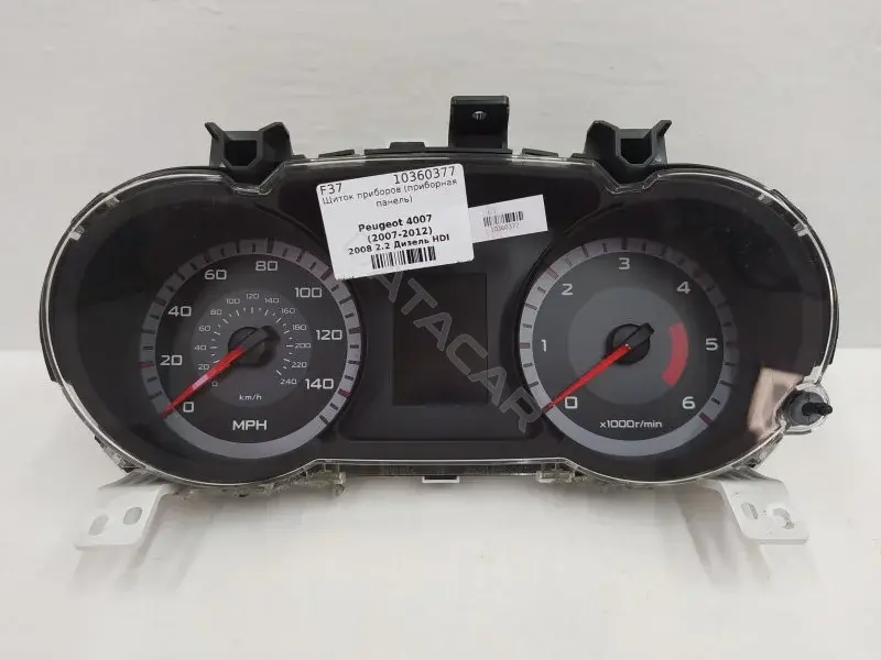 Панель приборов 8100A486