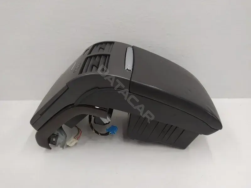 Подлокотник 3D0864101