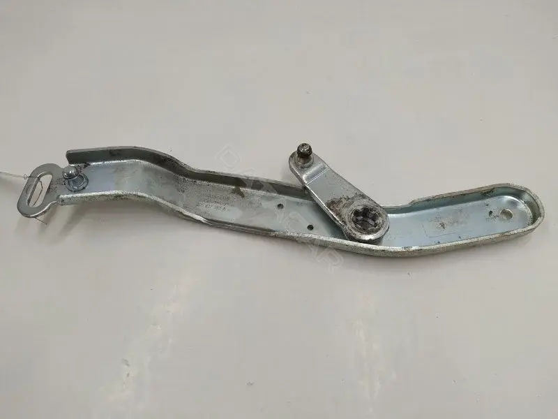Петля крышки багажника 3D5827583A
