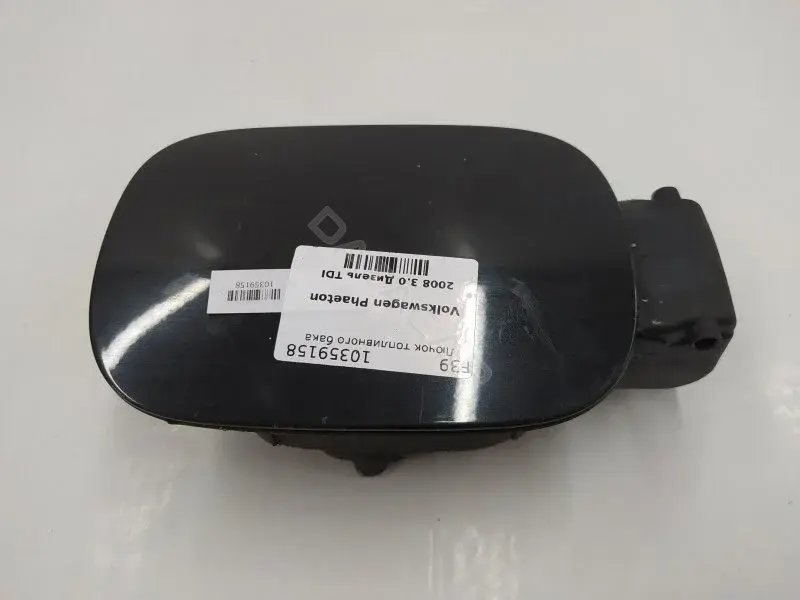 Крышка лючка топливного бака 3D0809857D
