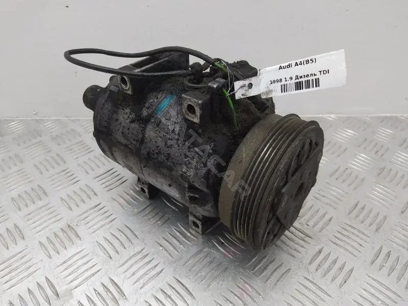 Компрессор кондиционера 8D0260805