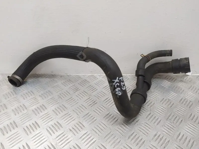Патрубки системы охлаждения 6G918286MD