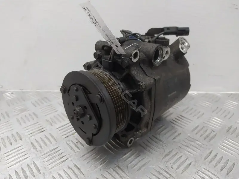 Компрессор кондиционера 7813A068