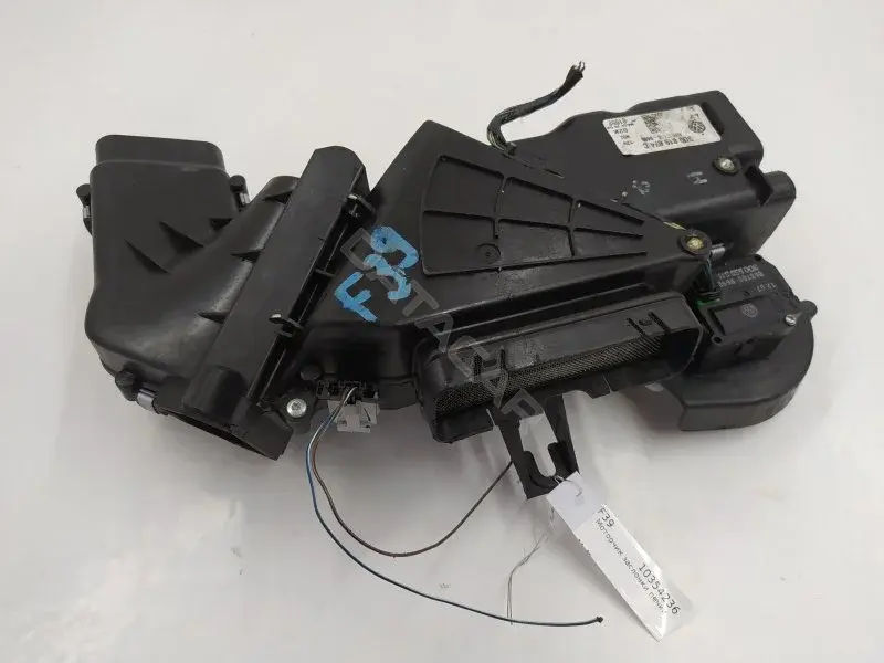 Мотор заслонки печки 3D0819874C