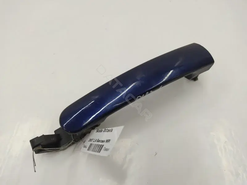Ручка двери 3B0837207