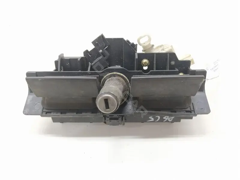 Ручка крышки багажника 4B0827565H