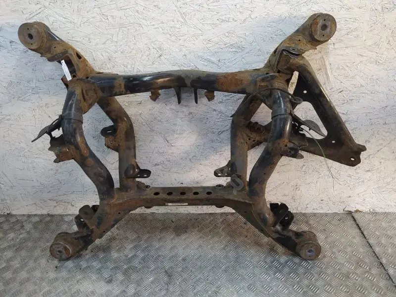 Балка подвески 7L0500041