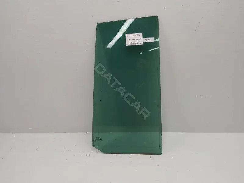 Форточка задняя правая 10351516