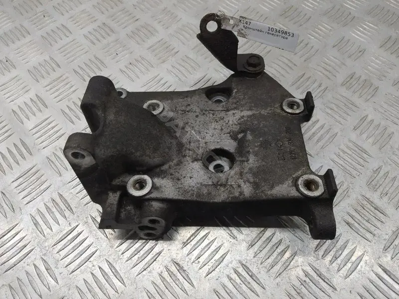 Кронштейн генератора 11910BM700