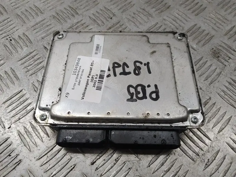 Блок управления двигателем 038906019KD