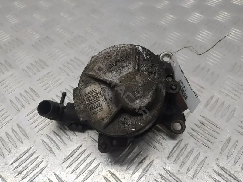 Вакуумный насос 8200934654