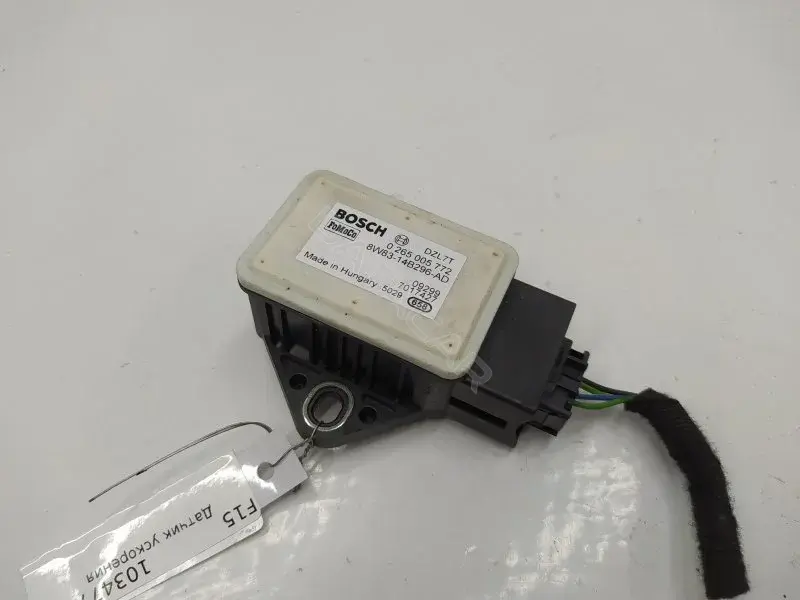 Датчик ускорения 8W8314B296AD