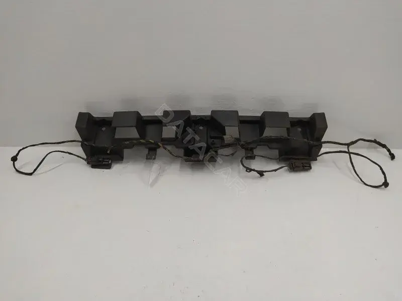 Кронштейн-направляющая бампера 8X2317B861