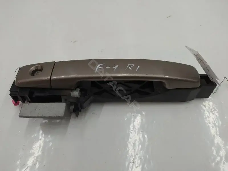 Ручка двери 80611EB300