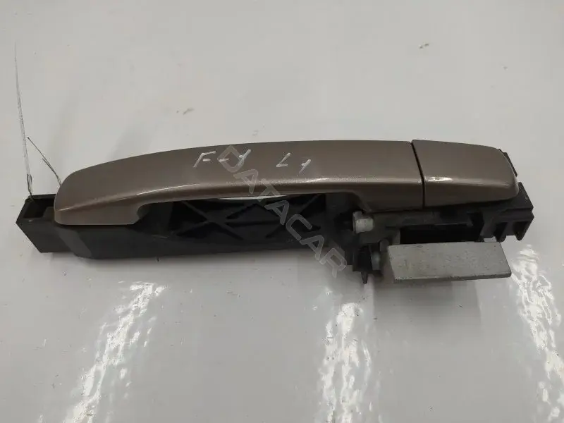 Ручка двери 80610EB300