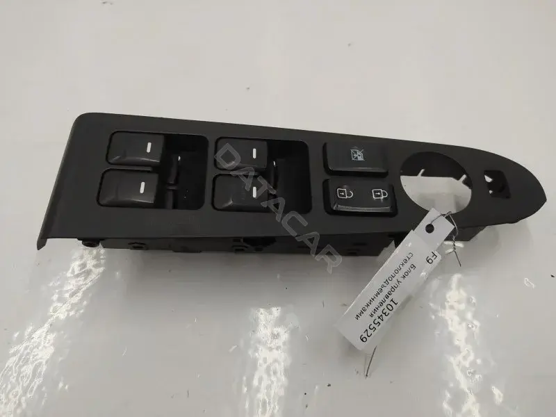 Блок управления стеклоподъемниками 935703W910