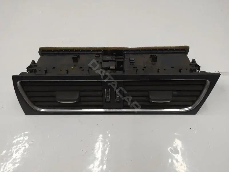 Дефлектор обдува салона 8T2820951D