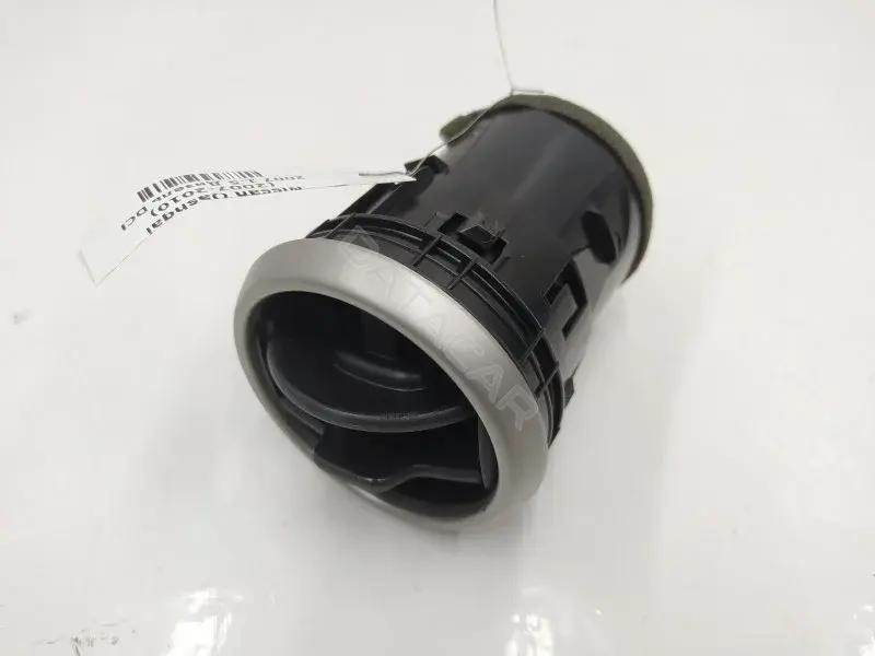 Дефлектор обдува салона 68760JD10A
