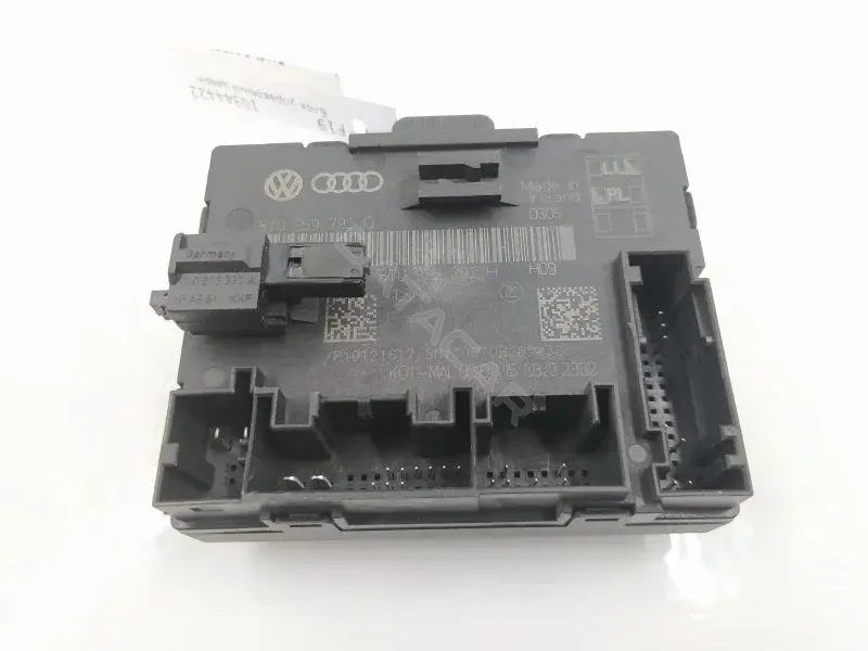 Блок управления двери 8T0959792Q