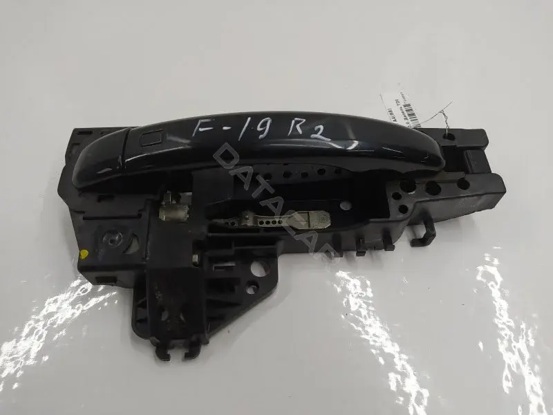 Ручка двери 8T0837886