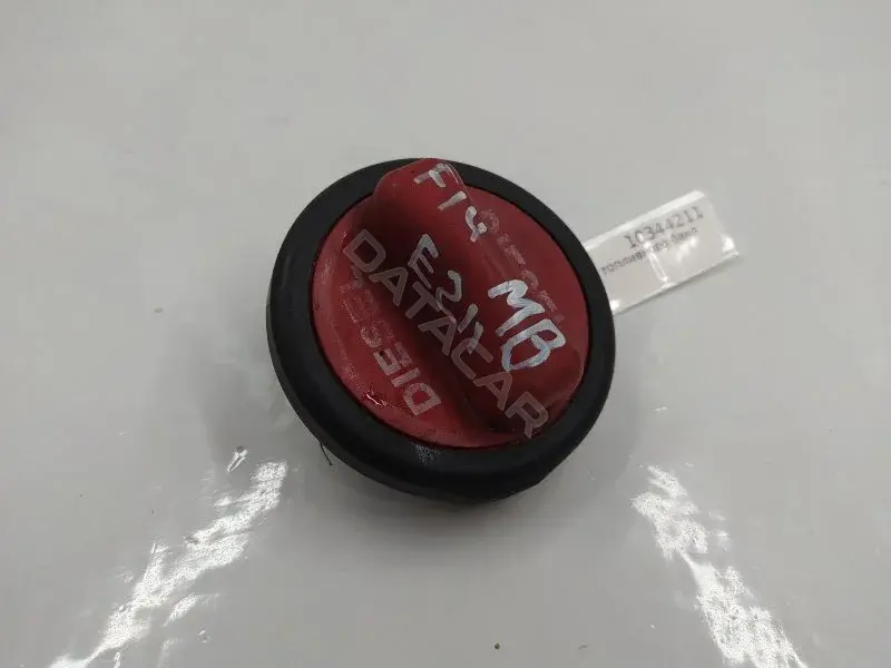 Крышка топливного бака A2204700705