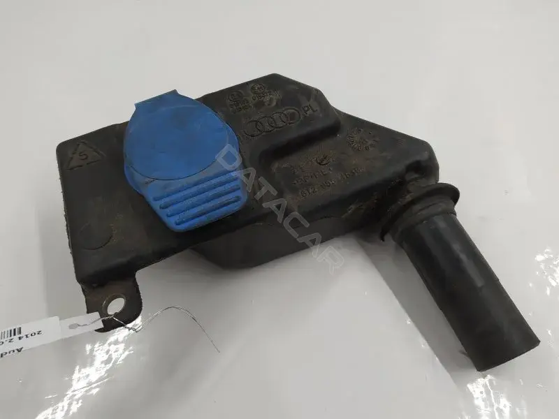 Горловина бачка омывателя 8T2955462B