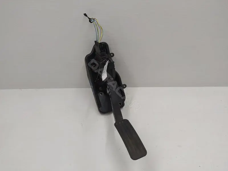 Педаль газа 9X239F832BA