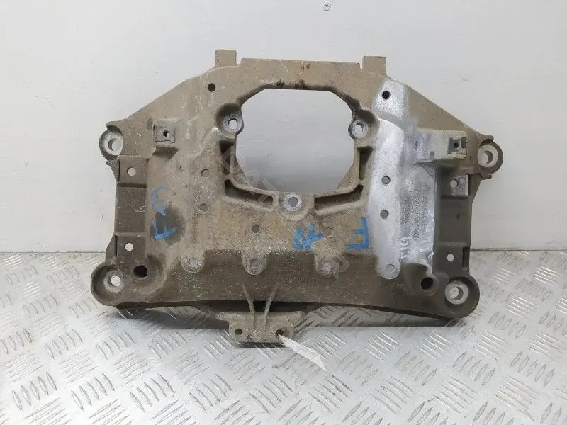 Кронштейн КПП 8K0399263BL