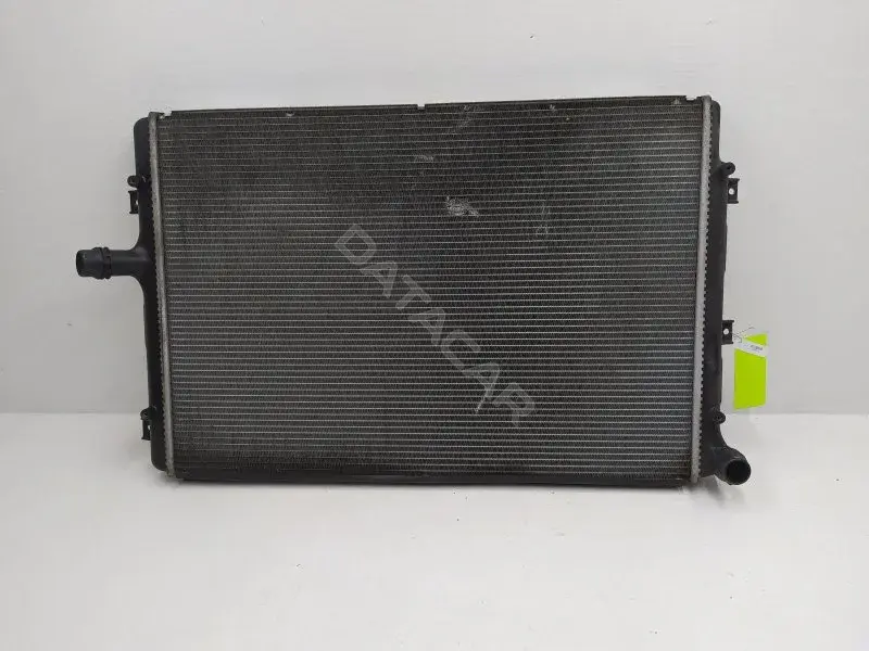 Радиатор охлаждения 1K0121251AB